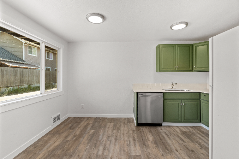 813 Woodford Ave N #2 - Photo 6 of 15