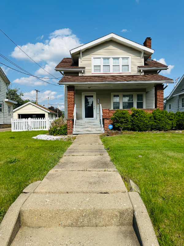 1108 Amherst Rd Ne - Photo 2 of 20
