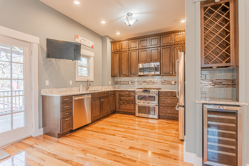 181 Abeel St #2 - Photo 3 of 16