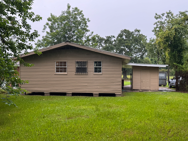 343 Mills Ave - Photo 2 of 9