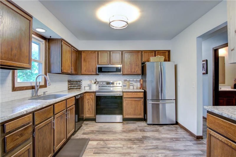 3138 Comet Ave - Photo 2 of 16