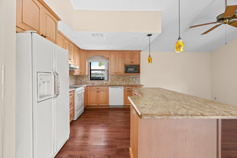 3919 Nw 72nd Dr - Photo 2 of 19