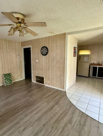 1274 W Green St - Photo 2 of 6