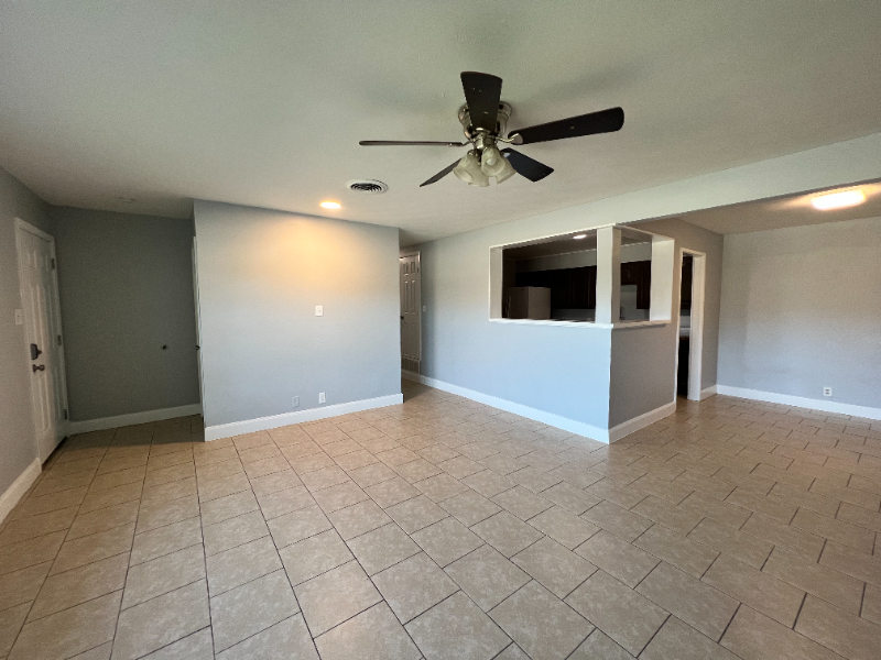 1807 Frame St - Photo 2 of 17