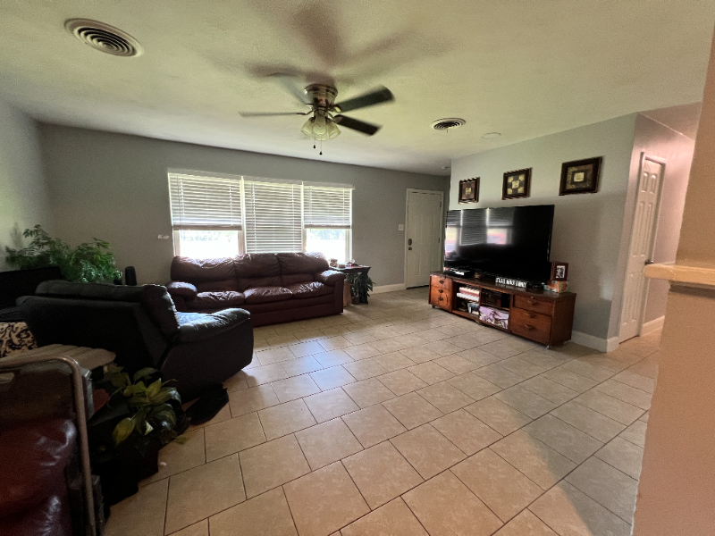 1807 Frame St - Photo 3 of 17