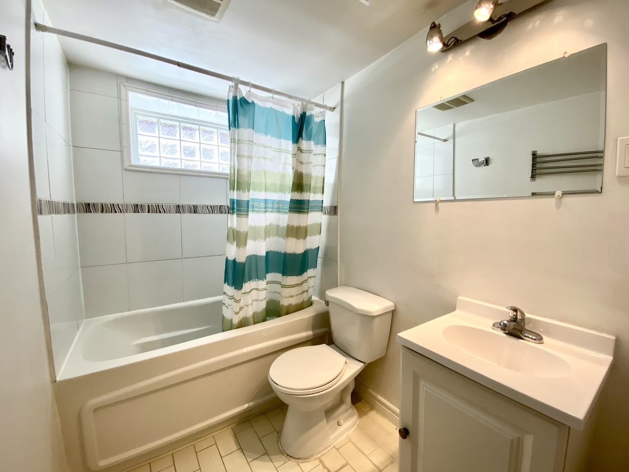 1529 Dufferin Street #Bsmt - Photo 7 of 10