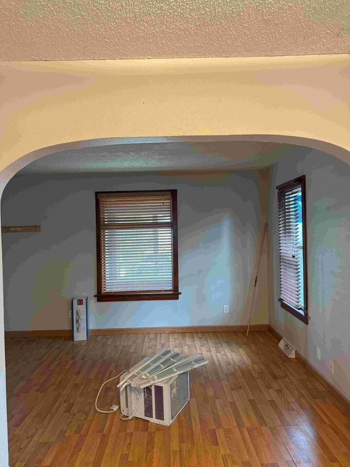 304 10th Ave S - Photo 6 of 11
