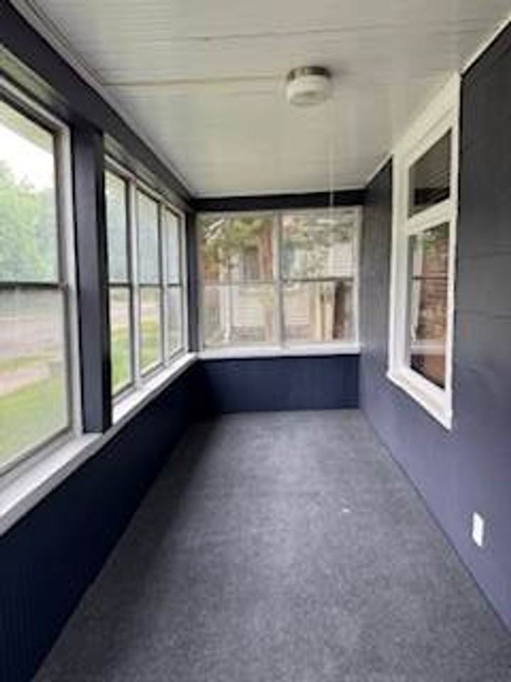 304 10th Ave S - Photo 3 of 11