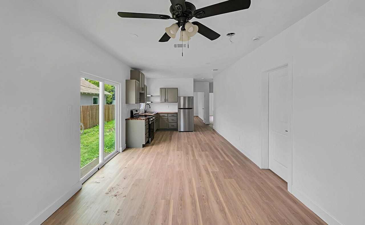 1818 Windsor Ave - Photo 4 of 27