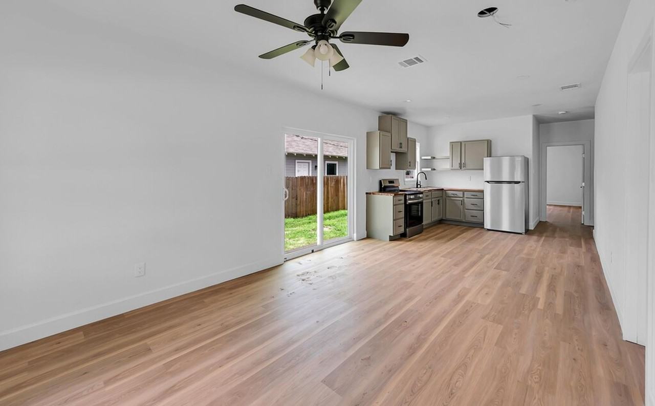 1818 Windsor Ave - Photo 5 of 27