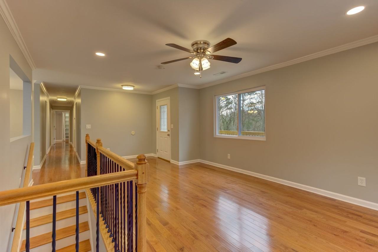 9921 Standifer Gap Rd - Photo 3 of 28