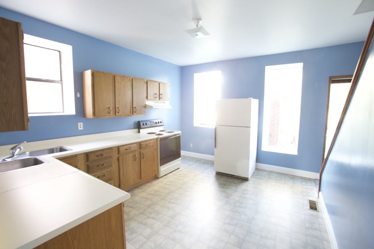 1110 Tamm Ave #1110 - Photo 3 of 11