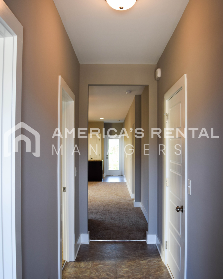 843 Kent Dr - Photo 2 of 18