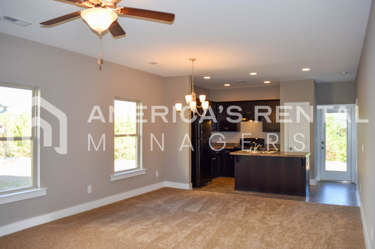843 Kent Dr - Photo 4 of 18