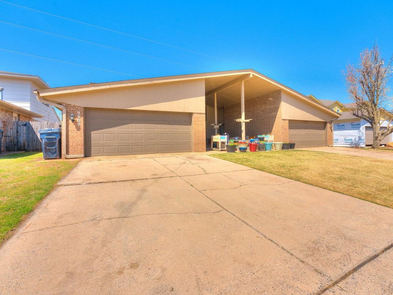 9909 Mashburn Blvd - Photo 3 of 42