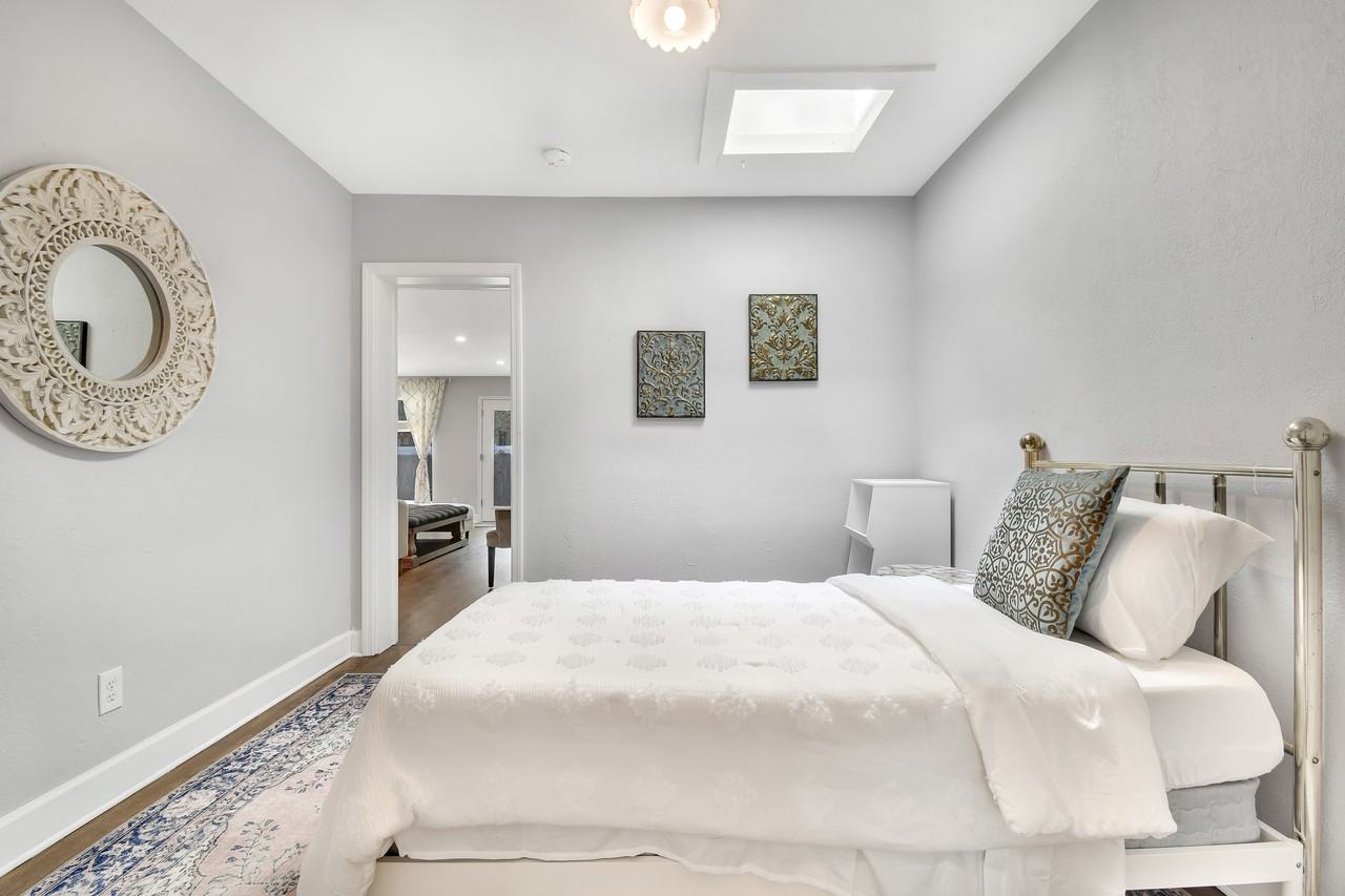 3005 W San Miguel St #NA - Photo 6 of 10