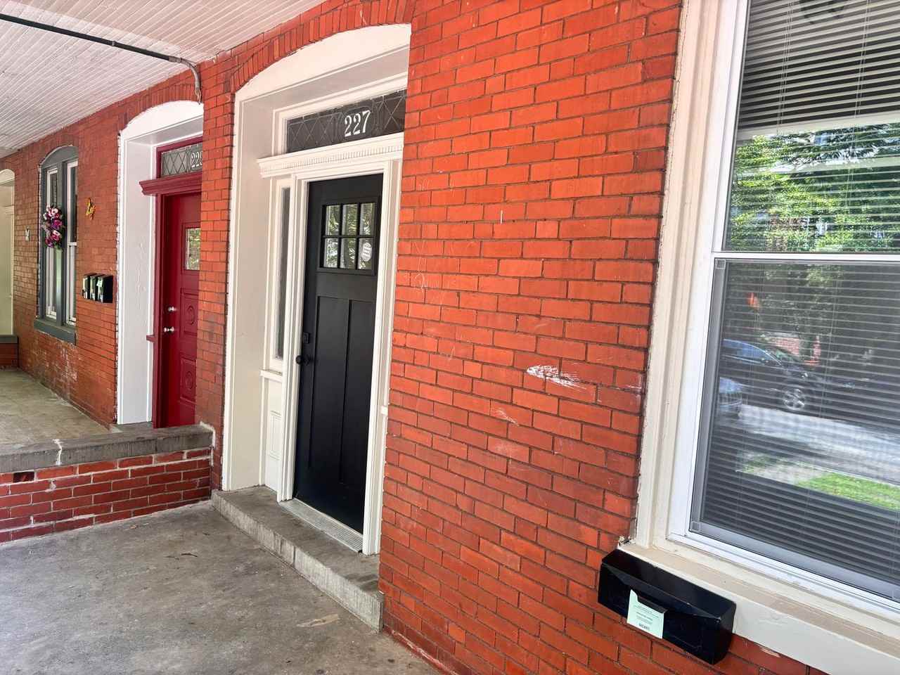 227 Emerald St - Photo 2 of 44