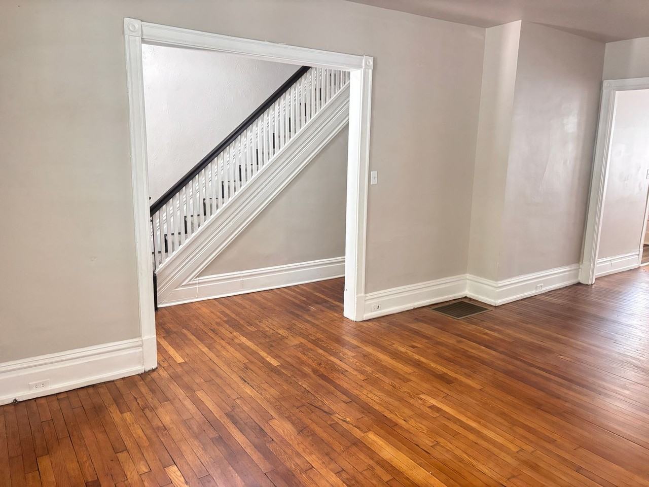 227 Emerald St - Photo 6 of 44