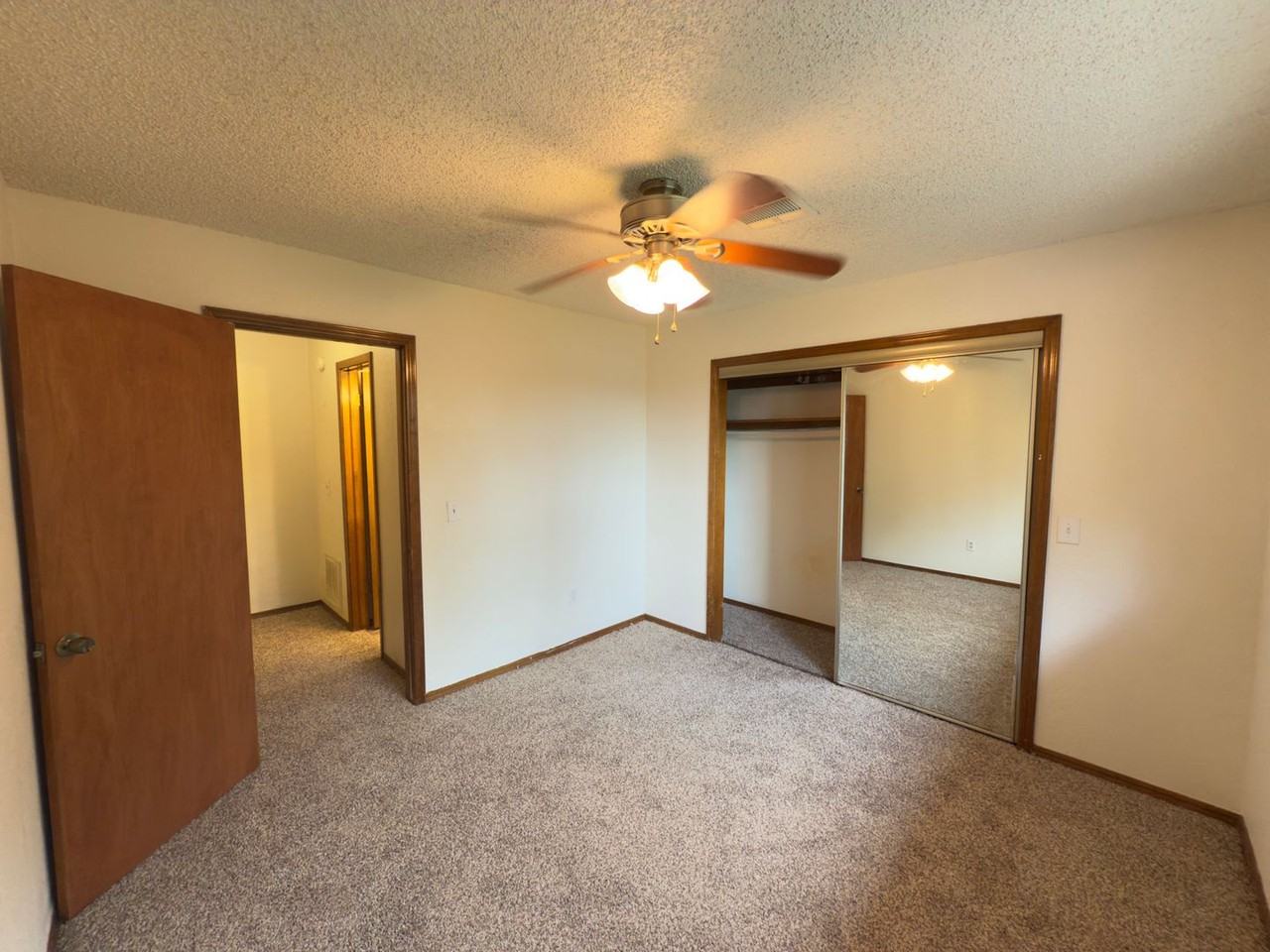 217 Woodbridge Cir - Photo 7 of 23