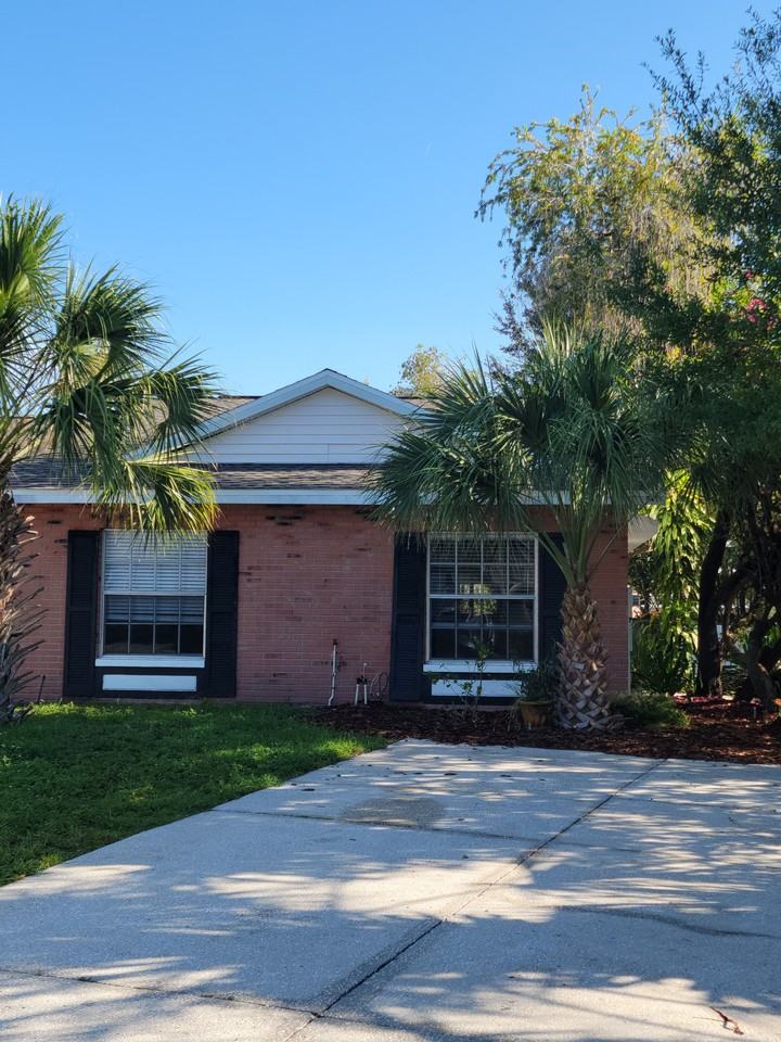 945 Burlwood St #NA - Photo 2 of 19