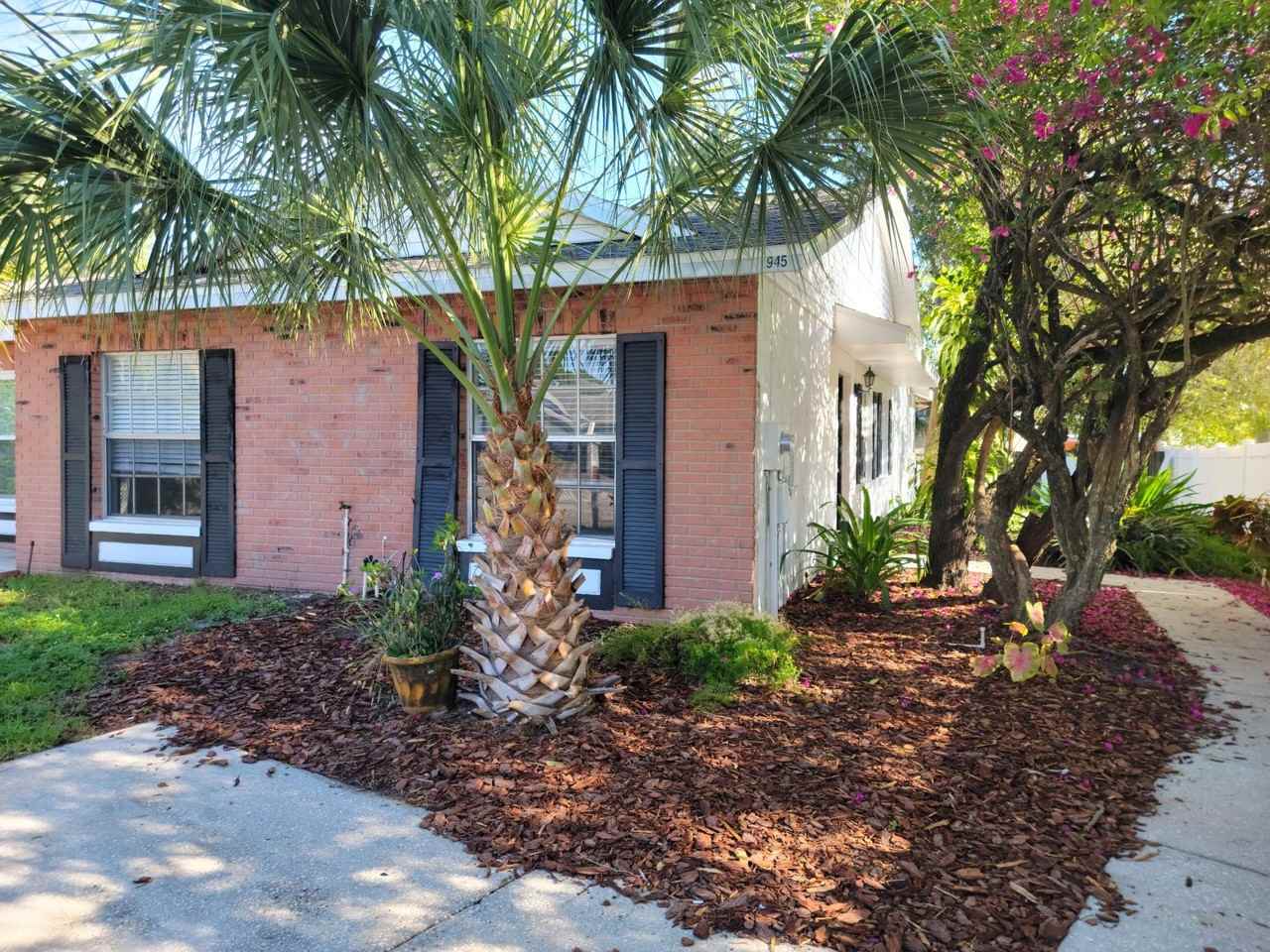 945 Burlwood St #NA - Photo 3 of 19