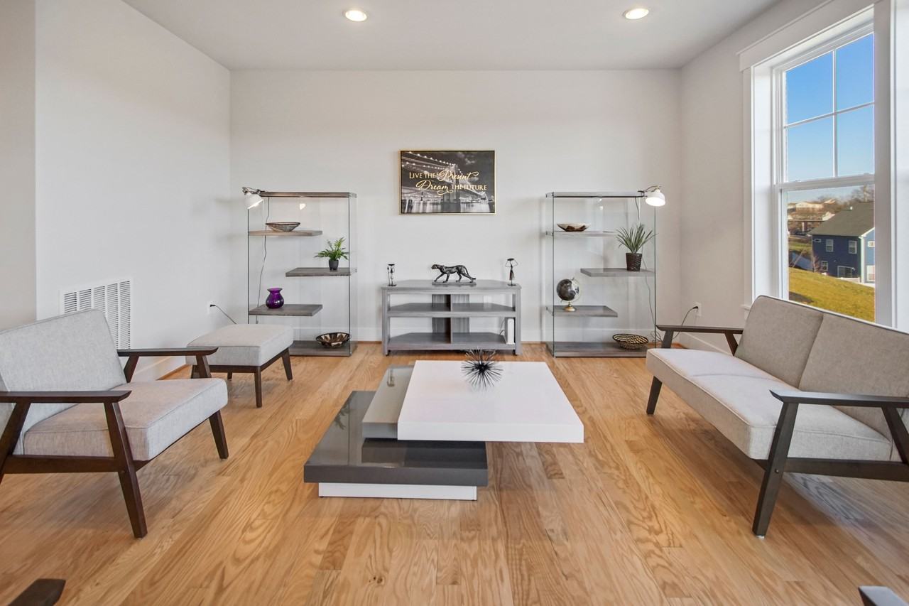 1407 Beaver Heights Ln - Photo 2 of 24