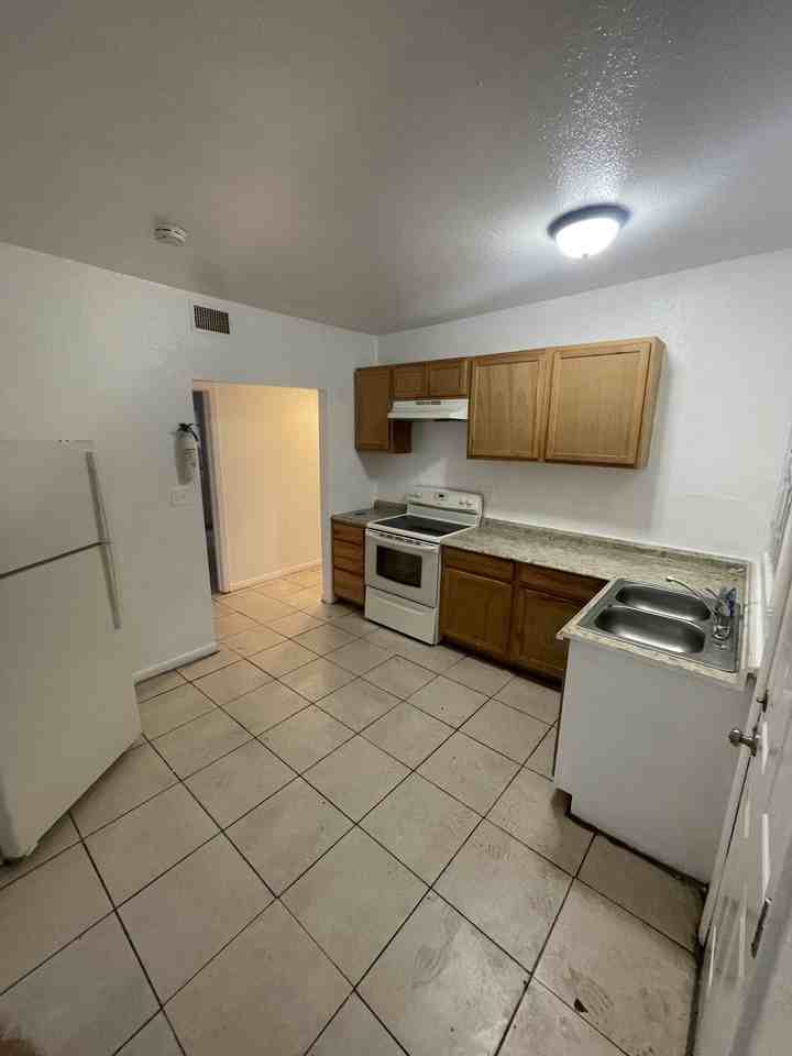 4520 Fairview St #NA - Photo 3 of 14