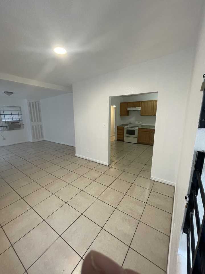 4520 Fairview St #NA - Photo 4 of 14