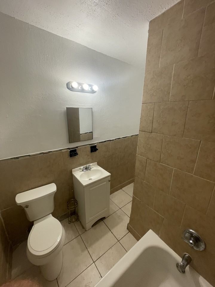 4520 Fairview St #NA - Photo 7 of 14