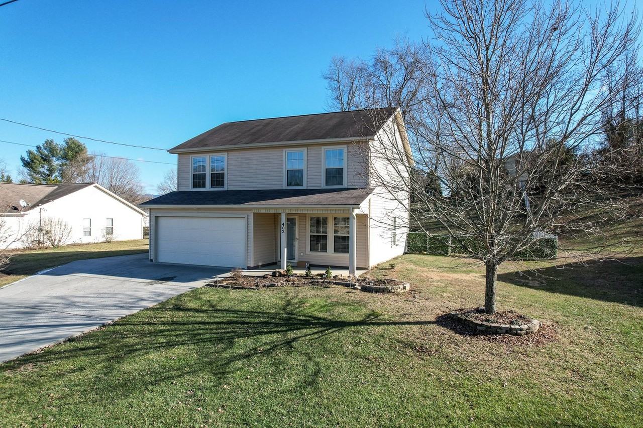 402 Kings Rd - Photo 2 of 23