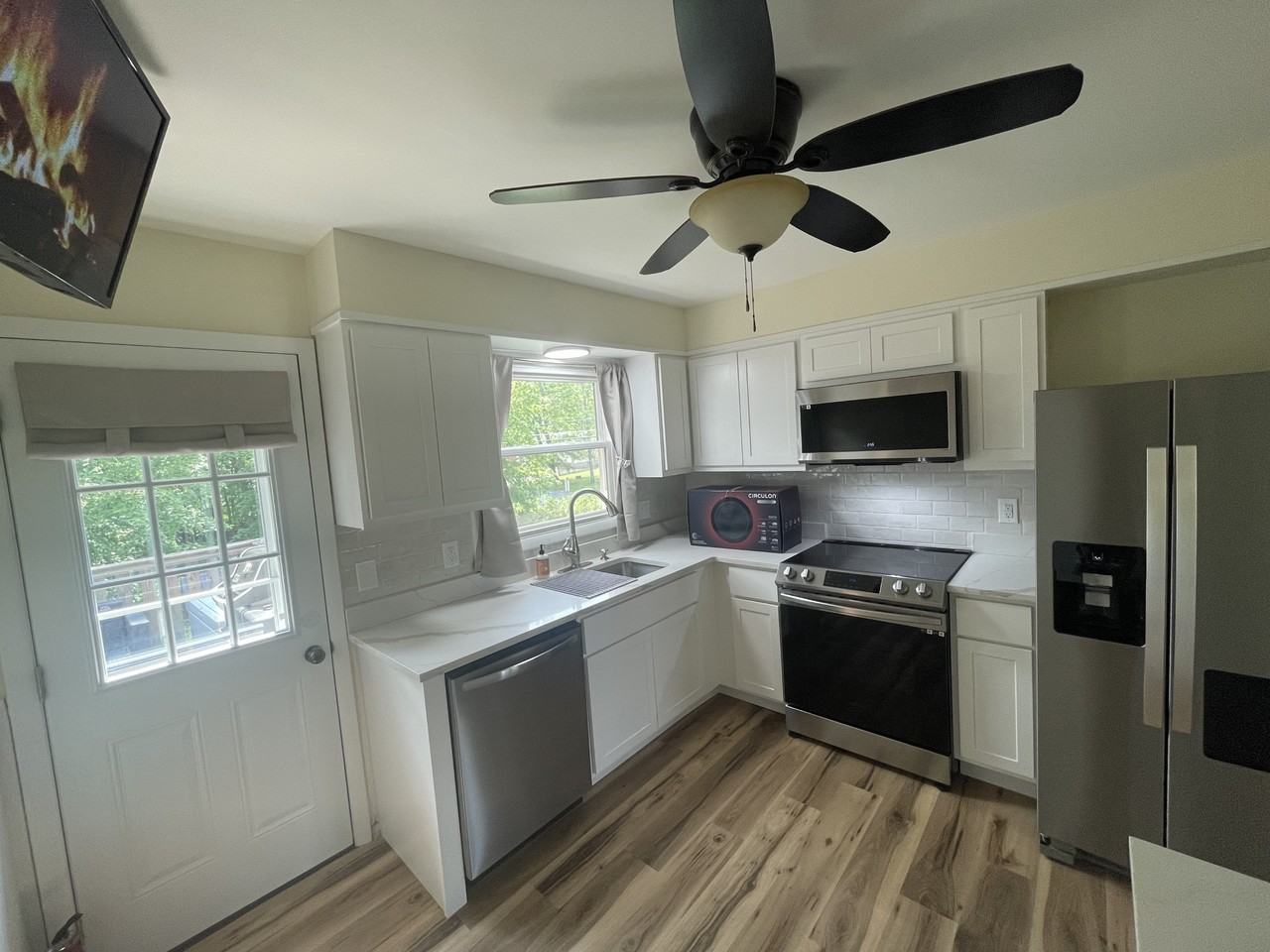 33 Overland Ave - Photo 3 of 14