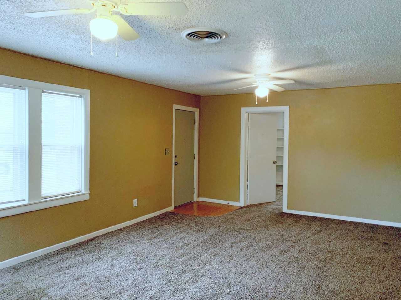 2629 22nd St - Photo 3 of 21