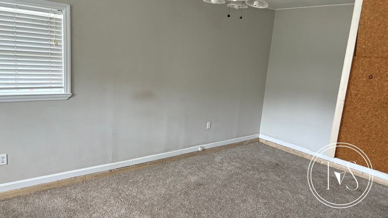 632 Fleming Rd - Photo 4 of 20