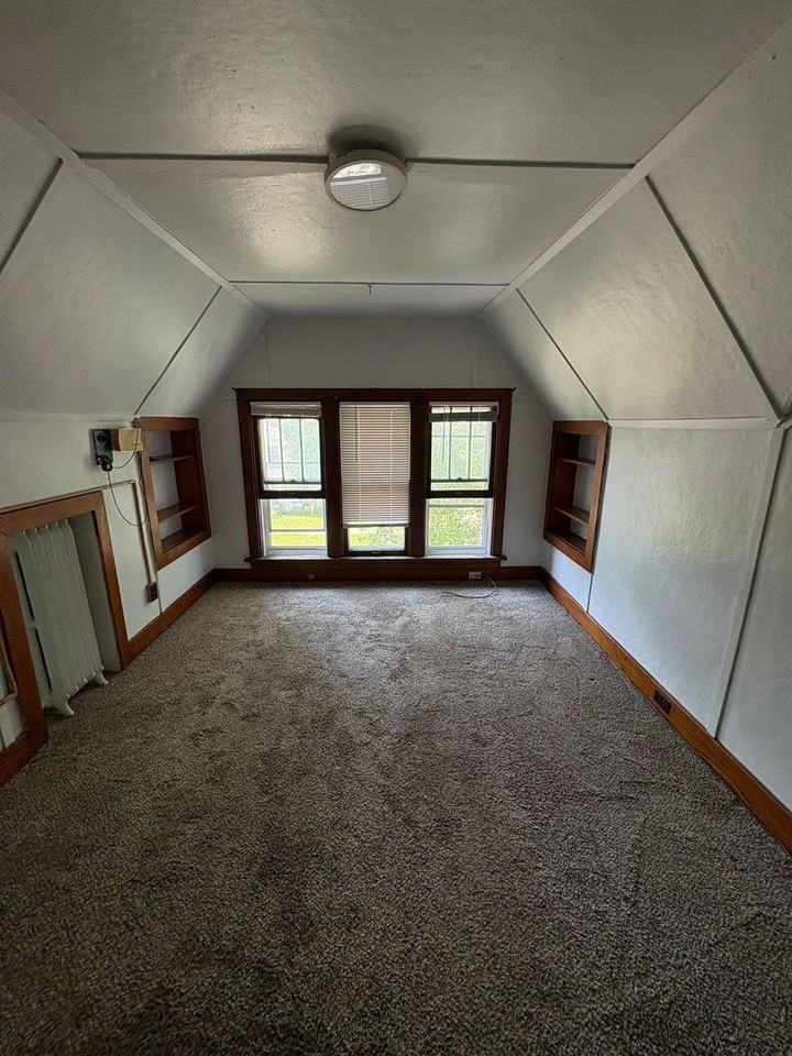 310 N. Hamilton (Bishop Pickering LLC) - Photo 3 of 8