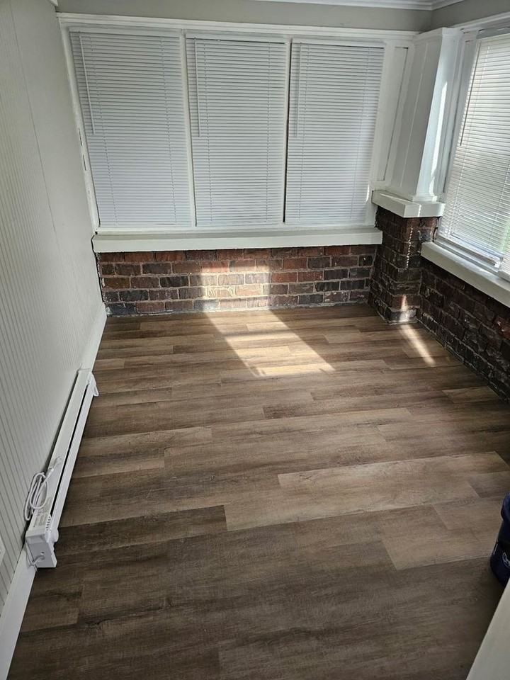 513 E Centennial Ave - Photo 3 of 15