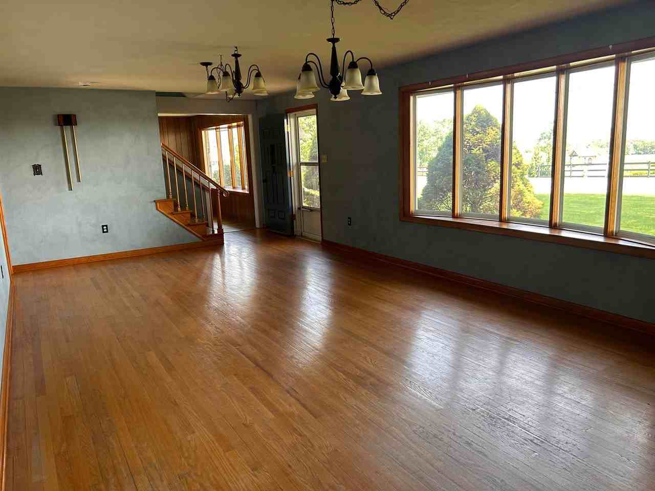 660 E Oregon Rd - Photo 3 of 48