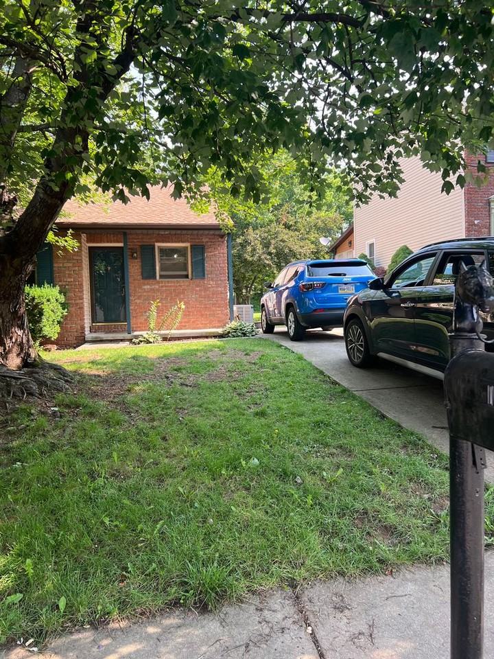 1162 Redwood Dr - Photo 2 of 10