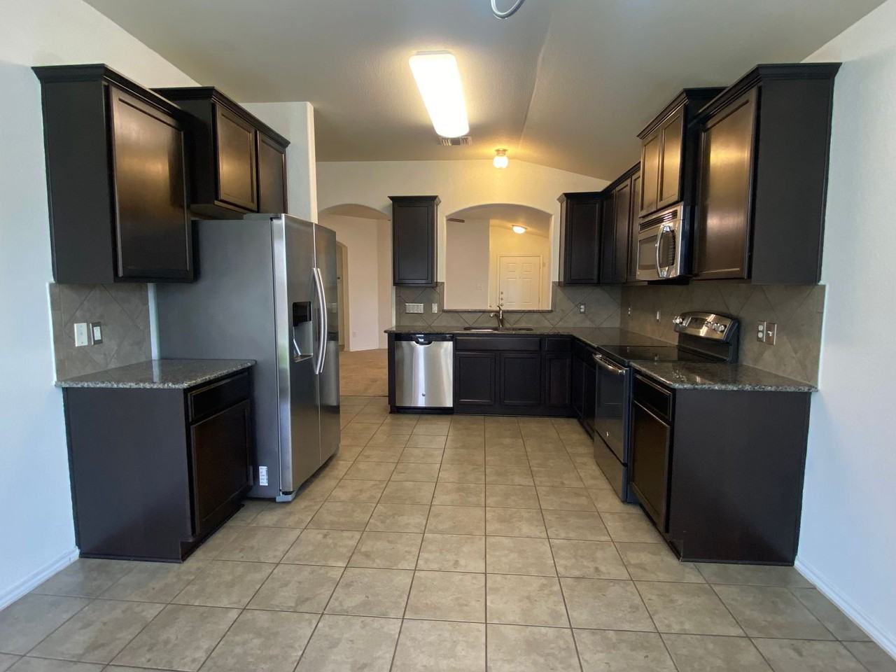 6011 Ambrose Cir - Photo 6 of 20