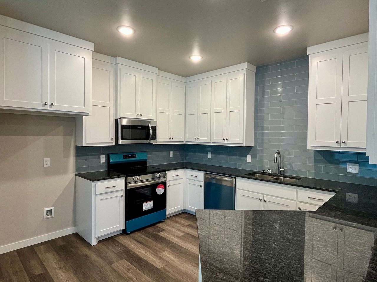 6604 Bentwood Villas Dr #A - Photo 4 of 13