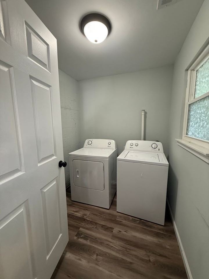 4184 Balmoral Ct - Photo 5 of 12