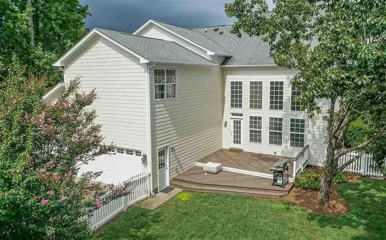10400 Swerling Way - Photo 4 of 26