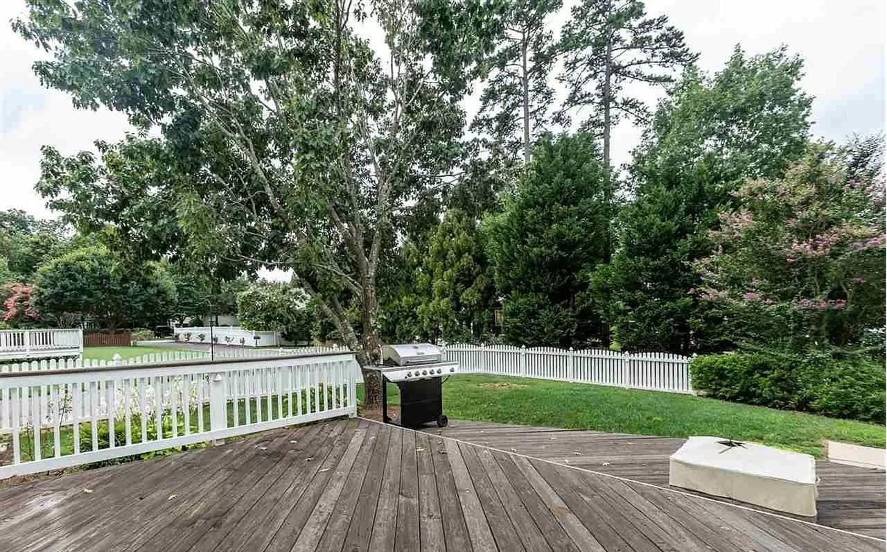 10400 Swerling Way - Photo 5 of 26