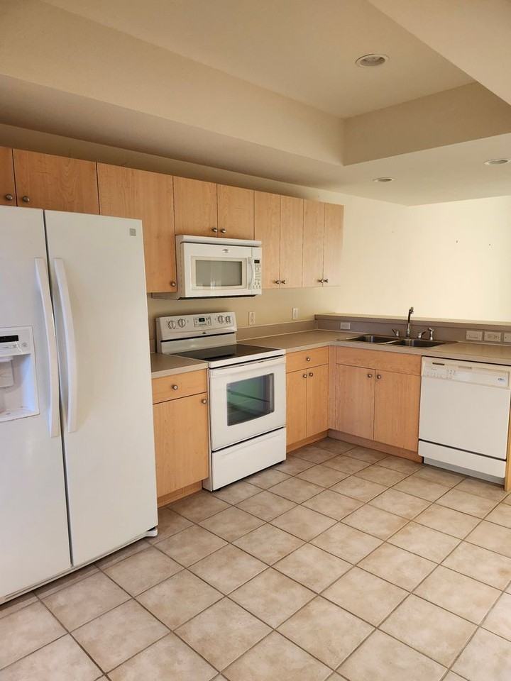 1216 Rio De Janeiro Ave #301 - Photo 3 of 15