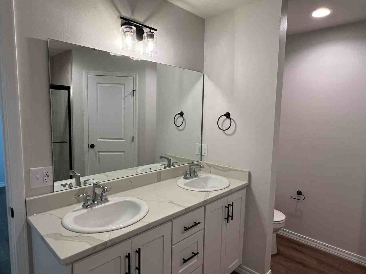 665 W Pinewood - Photo 7 of 16