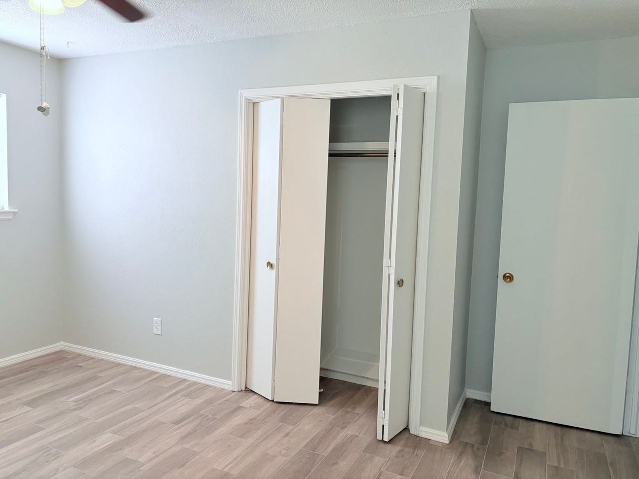 625 Southwest 68th Street - Photo 6 of 22