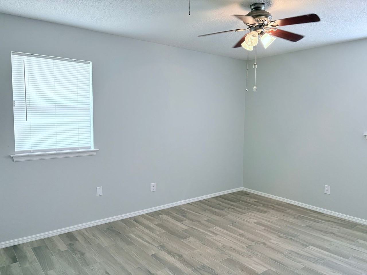 625 Southwest 68th Street - Photo 7 of 22