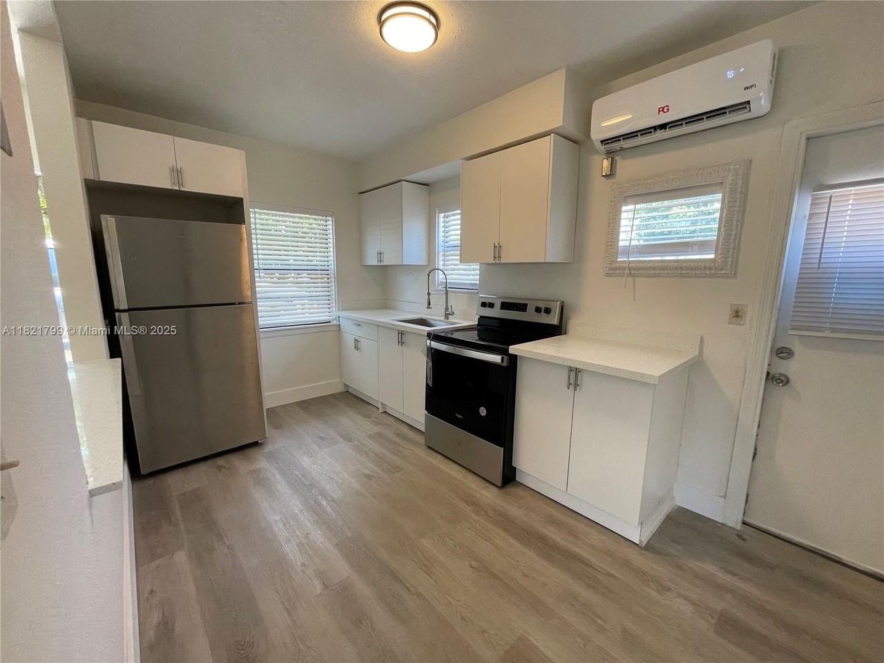 126 Northeast 19th Avenue #1 - Photo 3 of 7