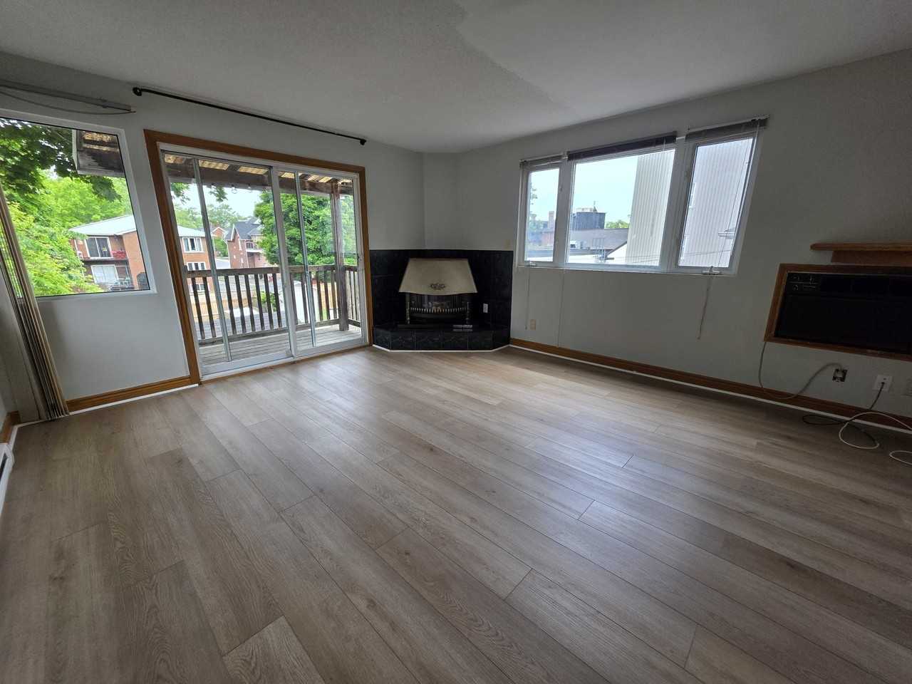 332 University Ave #6 - Photo 2 of 9