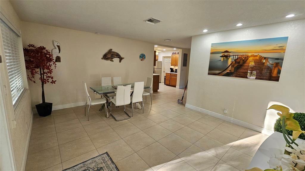 436 Ne 25th Ave - Photo 3 of 8