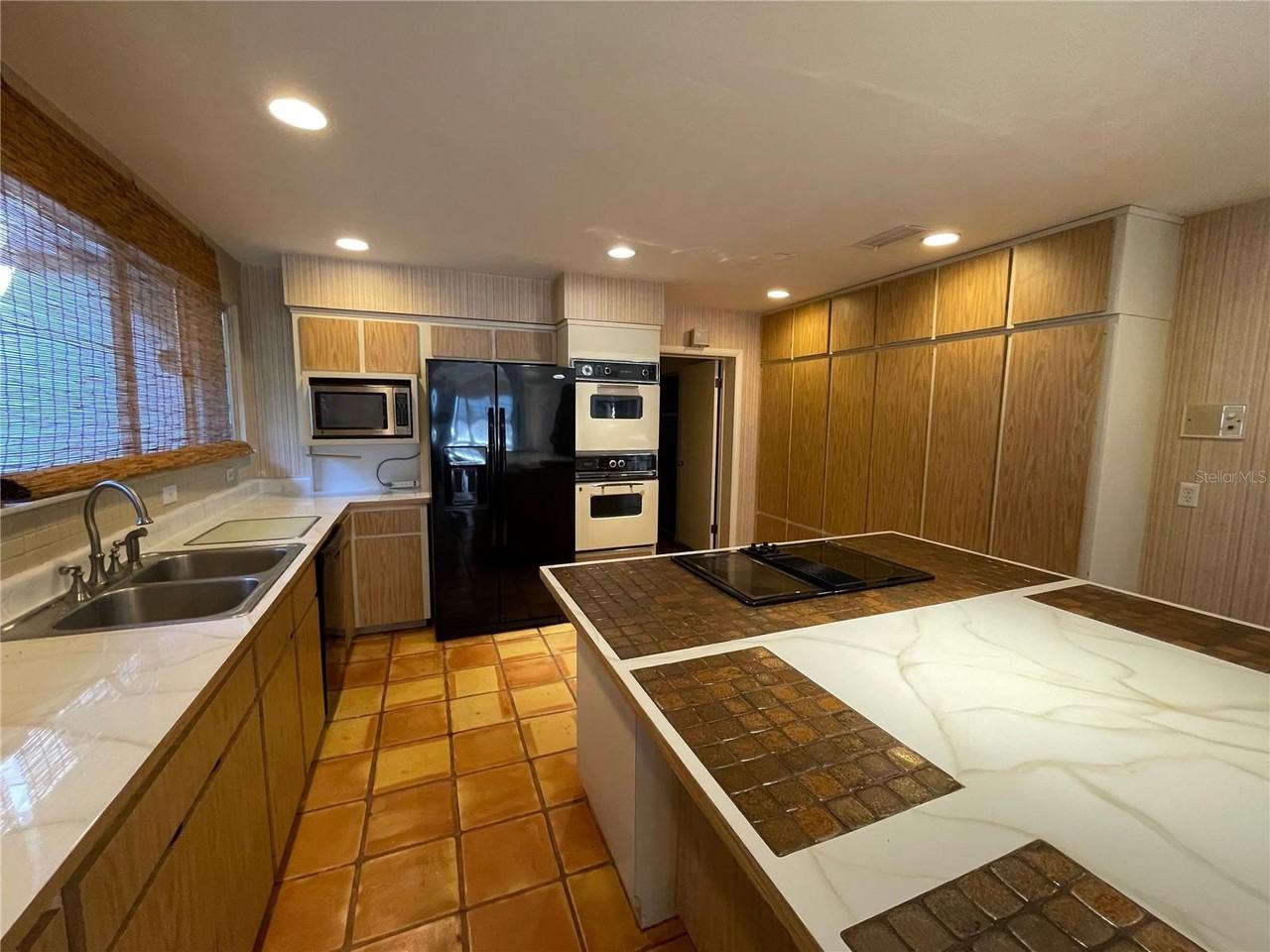 4140 Nw 44th Ave - Photo 5 of 38